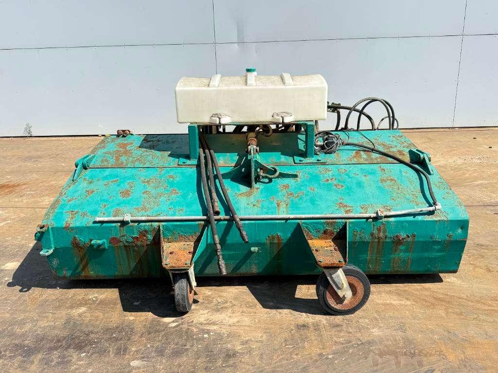 SMB UKM 2.5 - Sweeper / Kehrmaschine / Veegmachine Photo 2