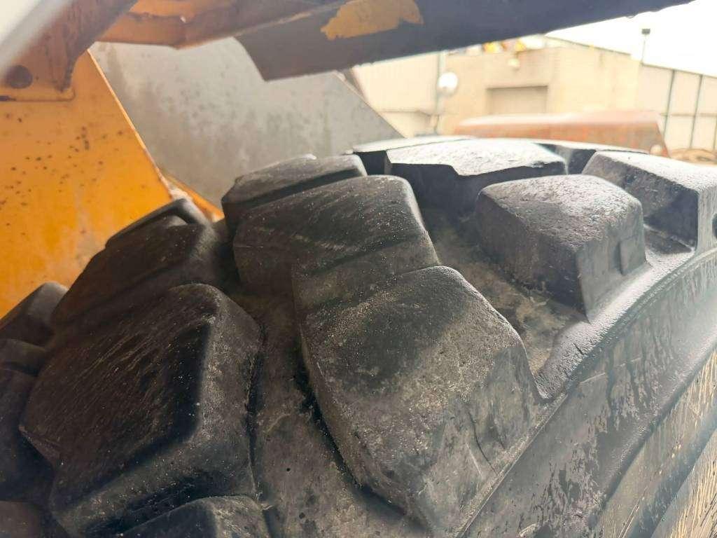 Volvo L120F Photo 11