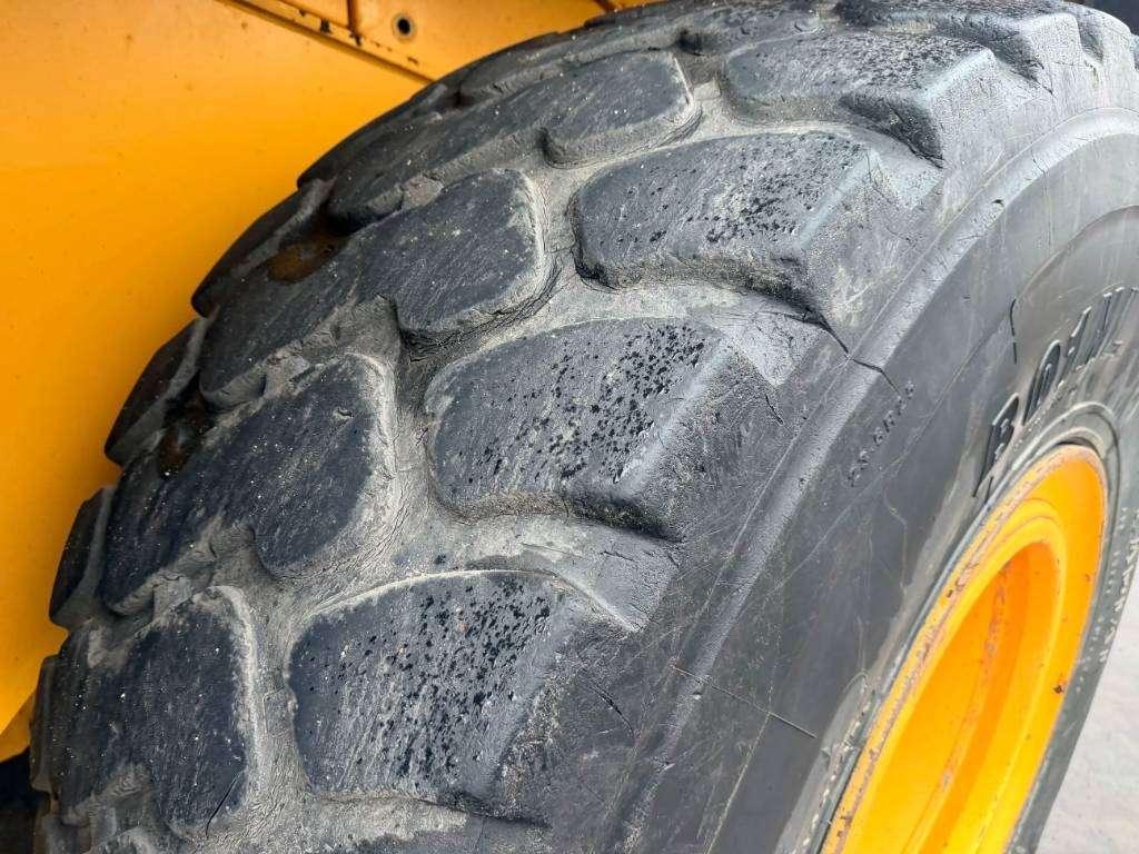 Volvo L120F Photo 12