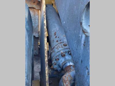 Volvo lift cylinder 17230574 for Volvo L180G, L180H sold by Balavto
