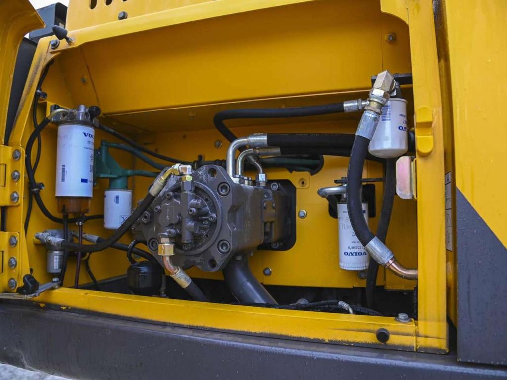 Volvo EC300DNL Photo 17