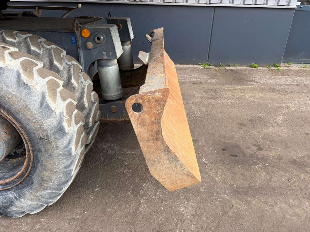 Liebherr A918 Photo 15