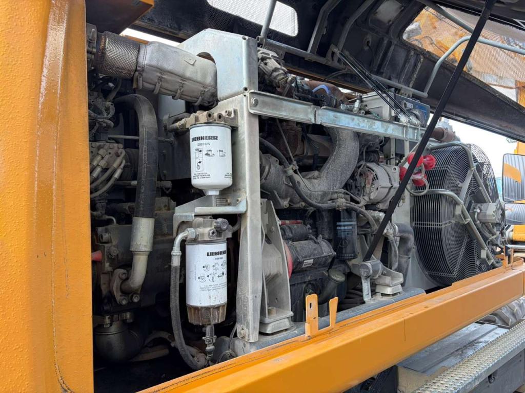 Liebherr A918 Photo 16