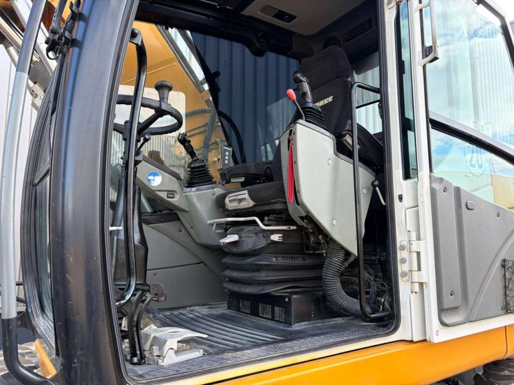 Liebherr A918 Photo 26