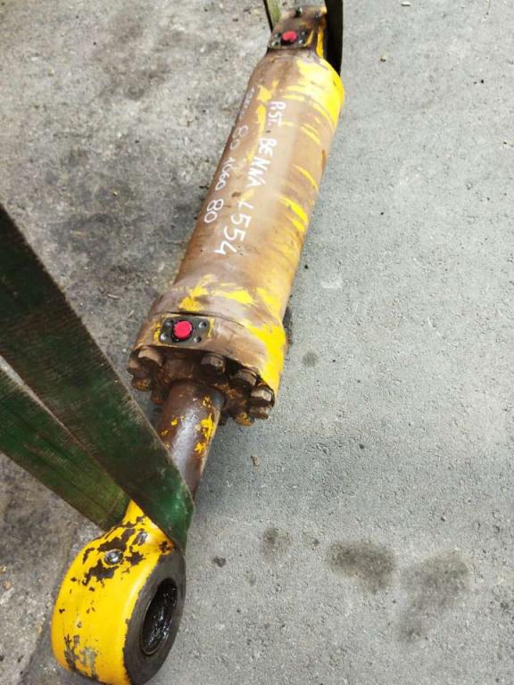 Bucket rotation piston for Liebherr L 554 Photo 1