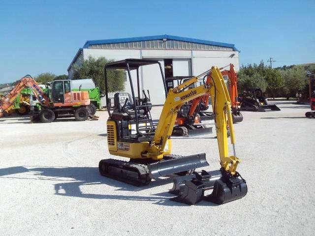 Komatsu PC16R-3HS Photo 7