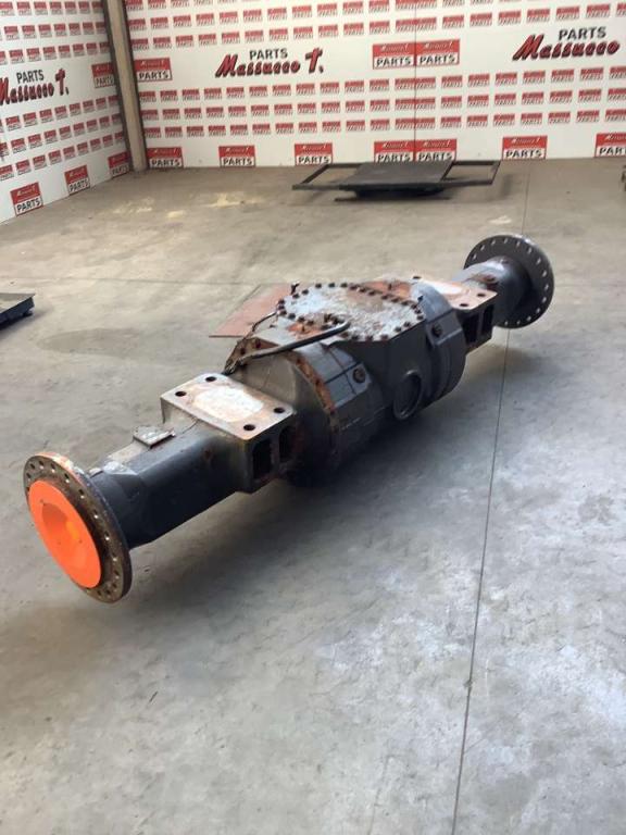 Front axle for Hitachi ZW250-6 Photo 1