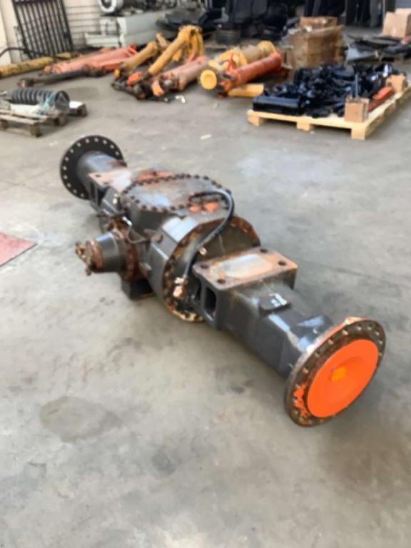 Front axle for Hitachi ZW250-6 Photo 2