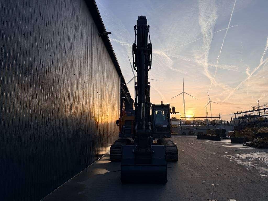 Volvo EC250E L Photo 5