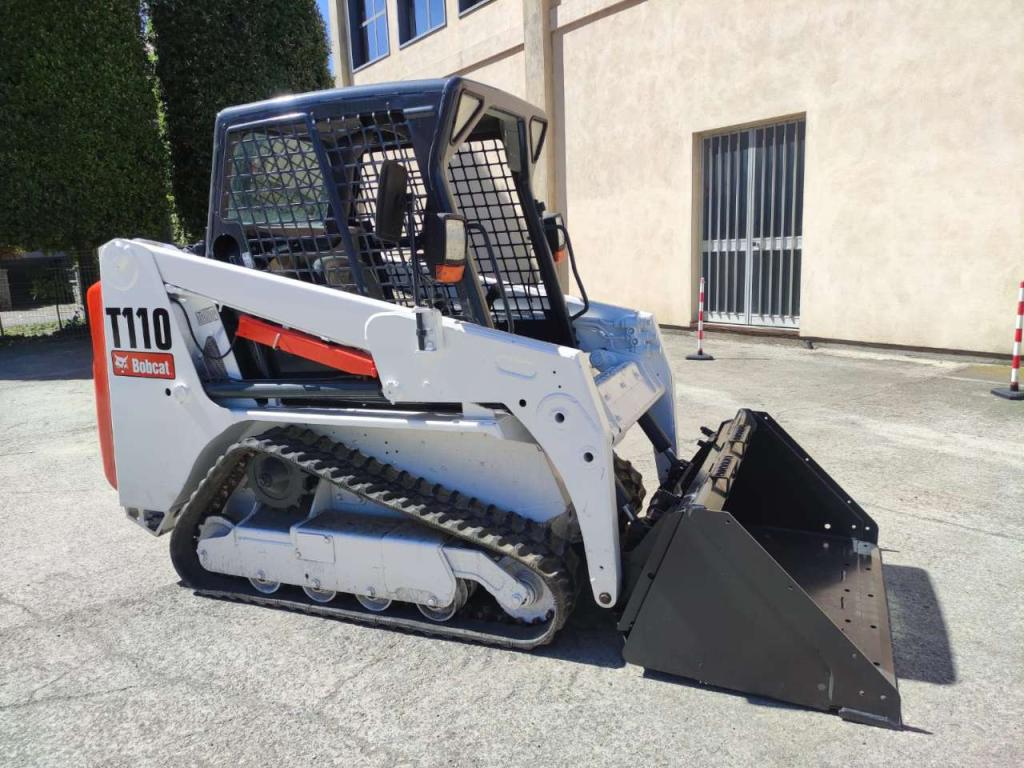 Bobcat T110 Photo 3