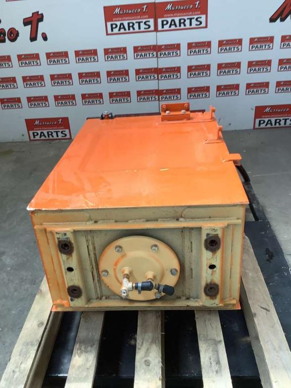 Diesel tank for Hitachi ZX135US-7 Photo 2