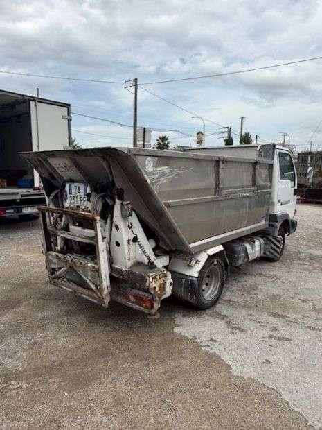 Nissan Cabstar Photo 3