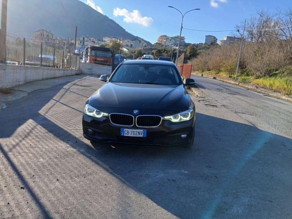 BMW SERIE 3 MODELLO 320D Photo 16