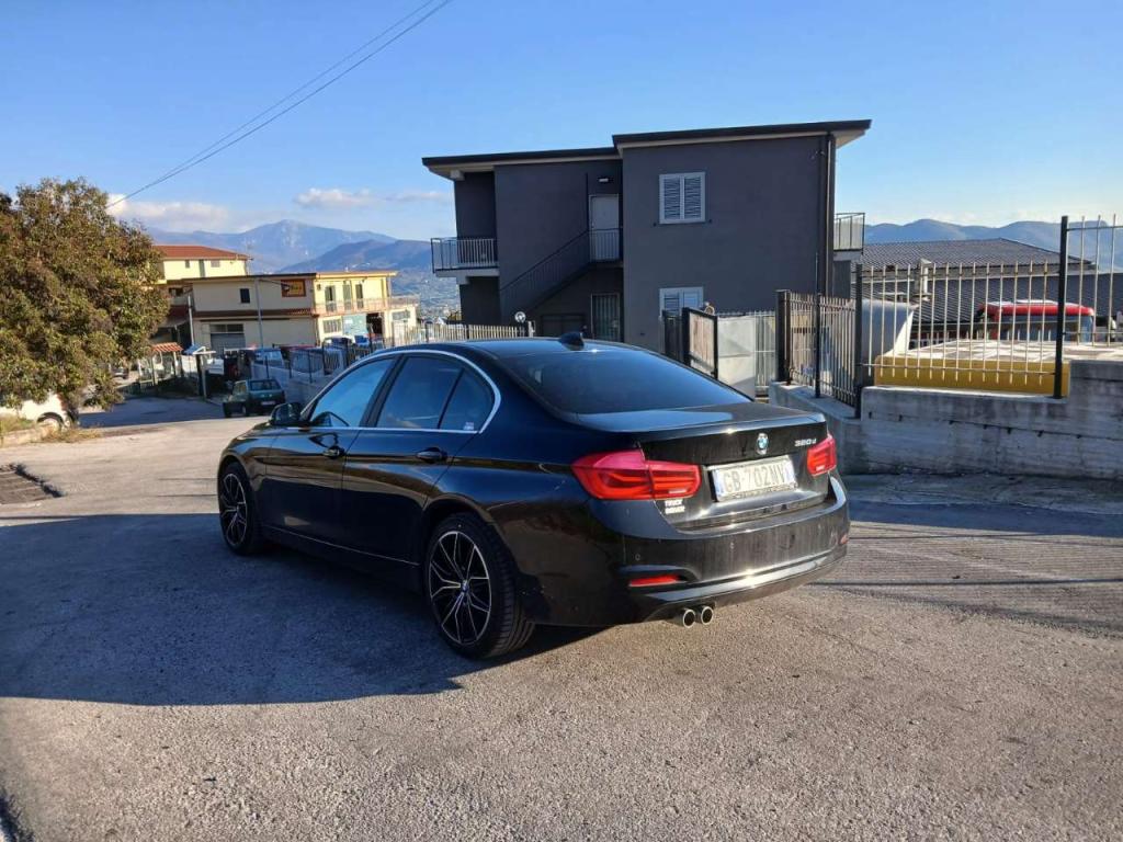 BMW SERIE 3 MODELLO 320D Photo 19