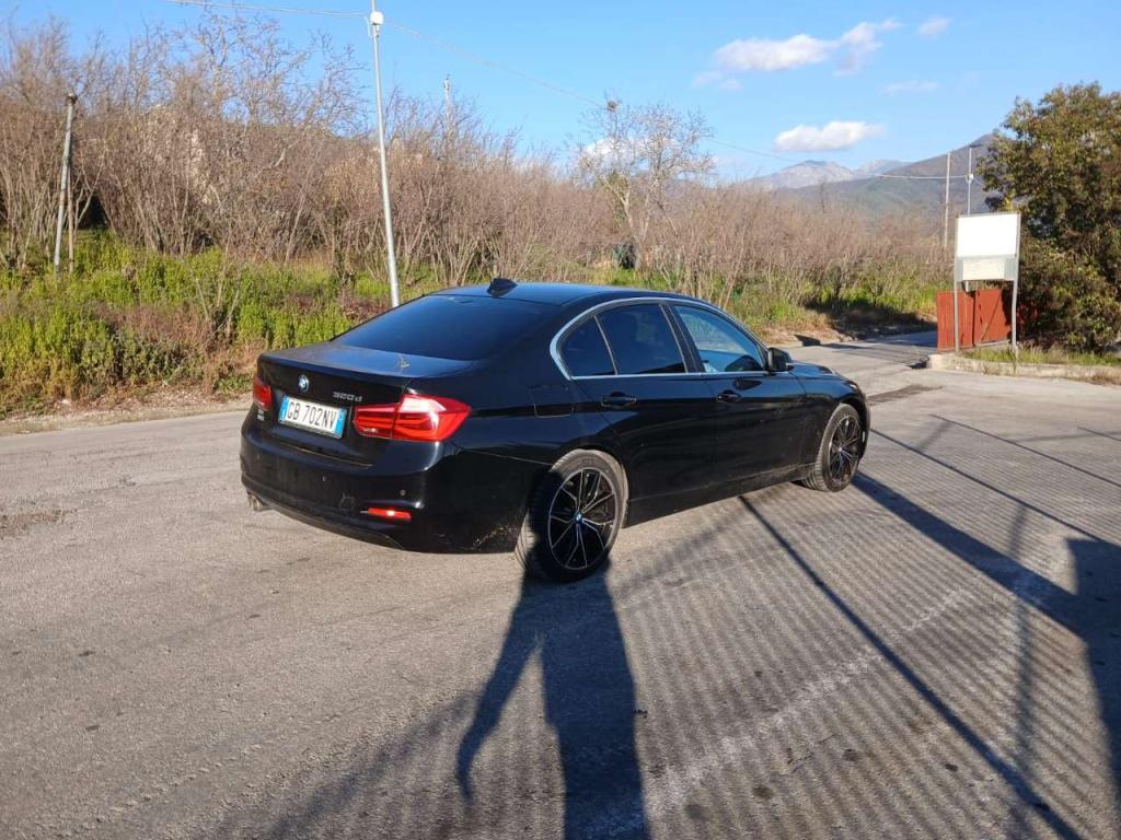 BMW SERIE 3 MODELLO 320D Photo 2