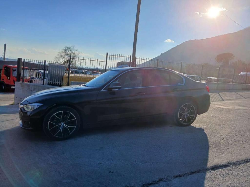 BMW SERIE 3 MODELLO 320D Photo 22