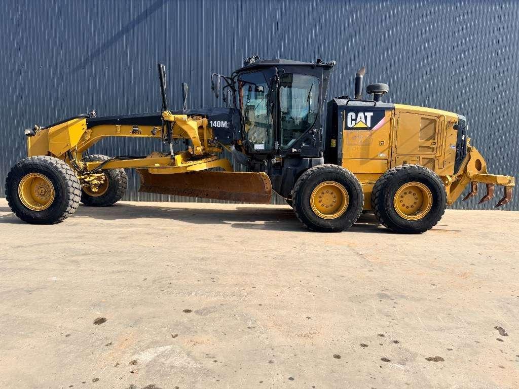 Caterpillar 140M2 Photo 2
