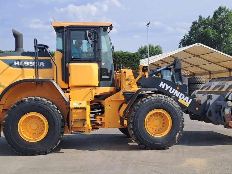 Hyundai HL955A Photo 6