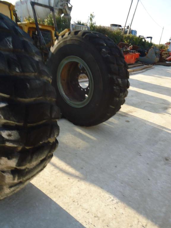 Tire with rim for MISURA 17.5 R25 Photo 3