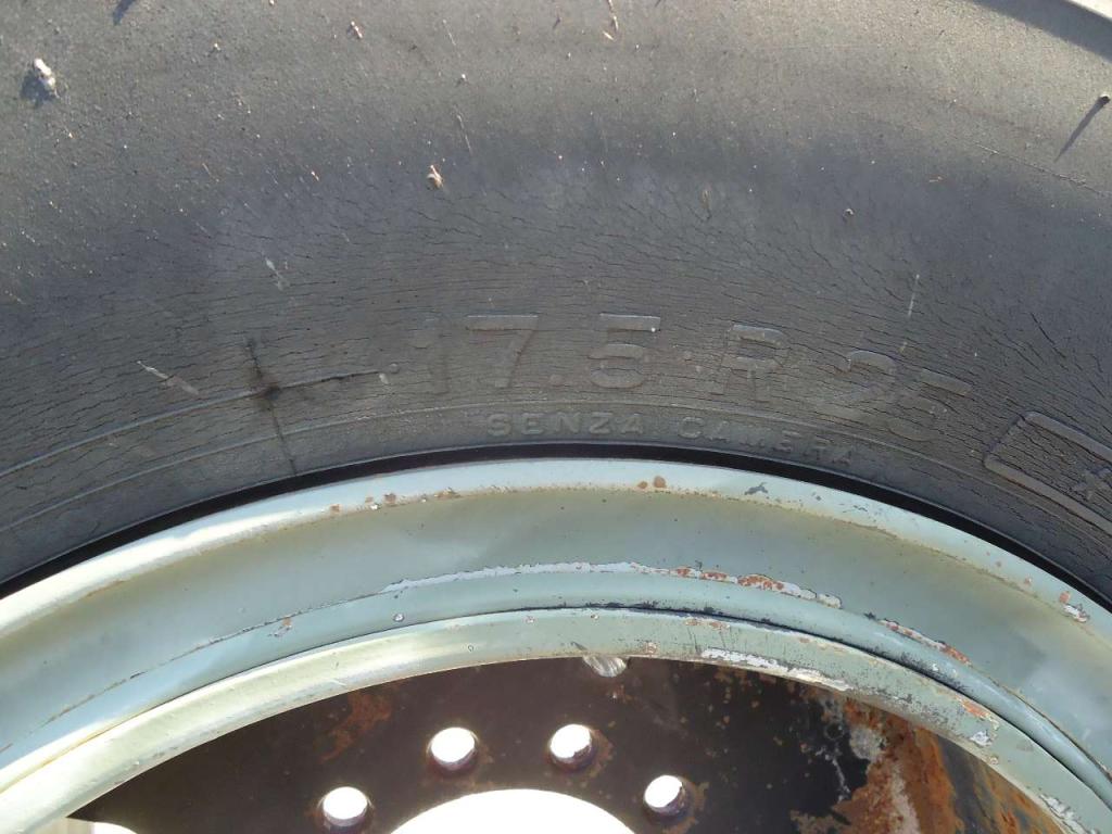 Tire with rim for MISURA 17.5 R25 Photo 5