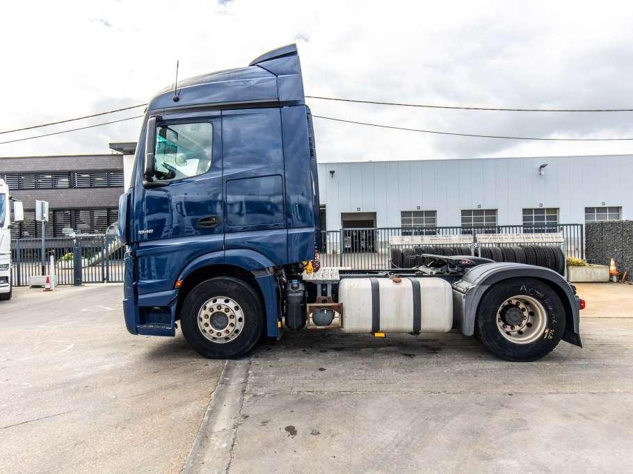 Mercedes-Benz ACTROS 1846 LS +ADR Photo 2