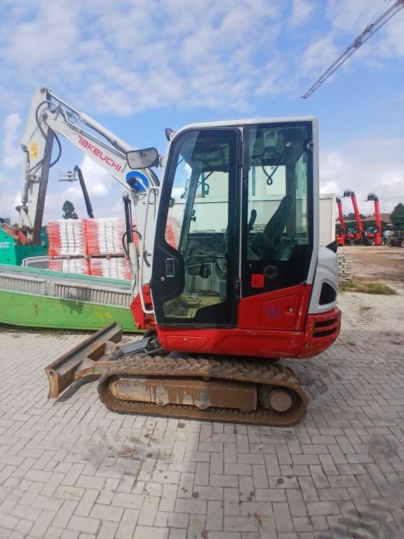 Takeuchi TB230 Photo 3