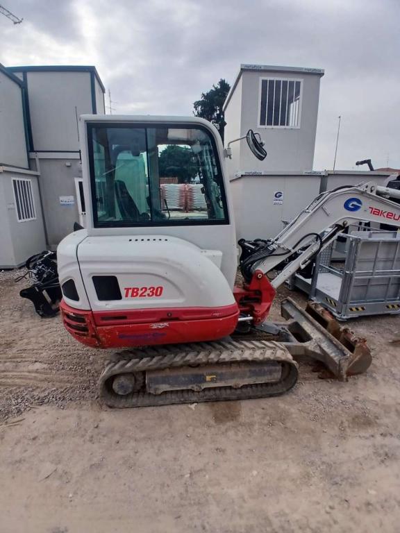 Takeuchi TB230 Photo 7