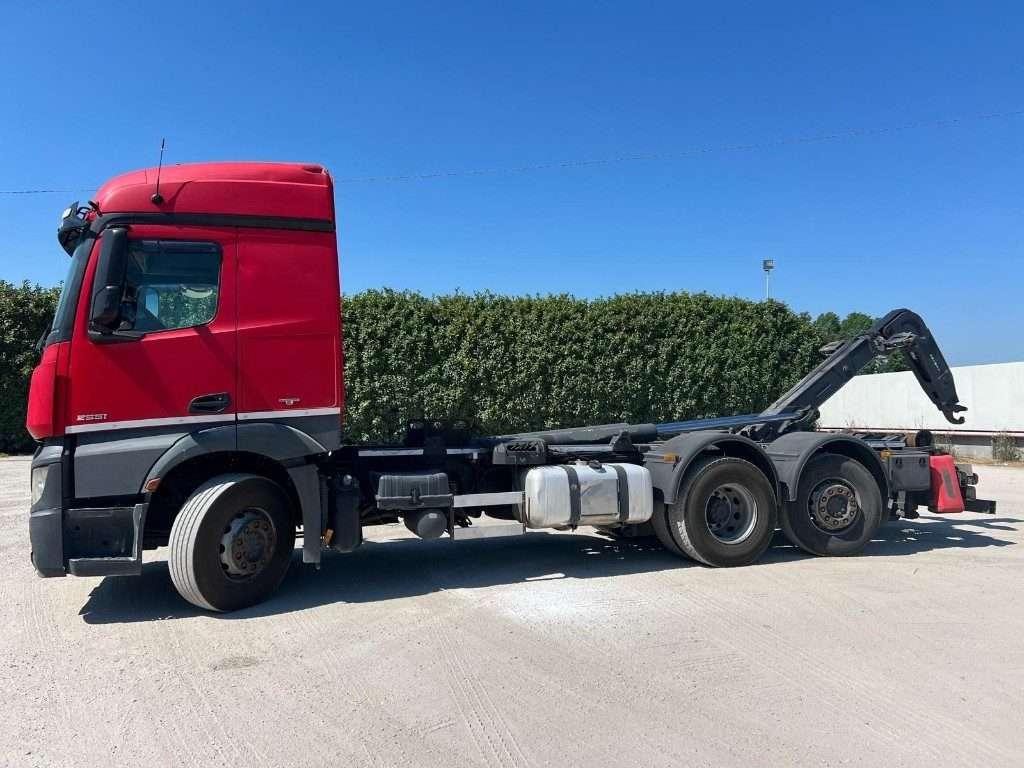 Mercedes-Benz Hook lifts truck Photo 2