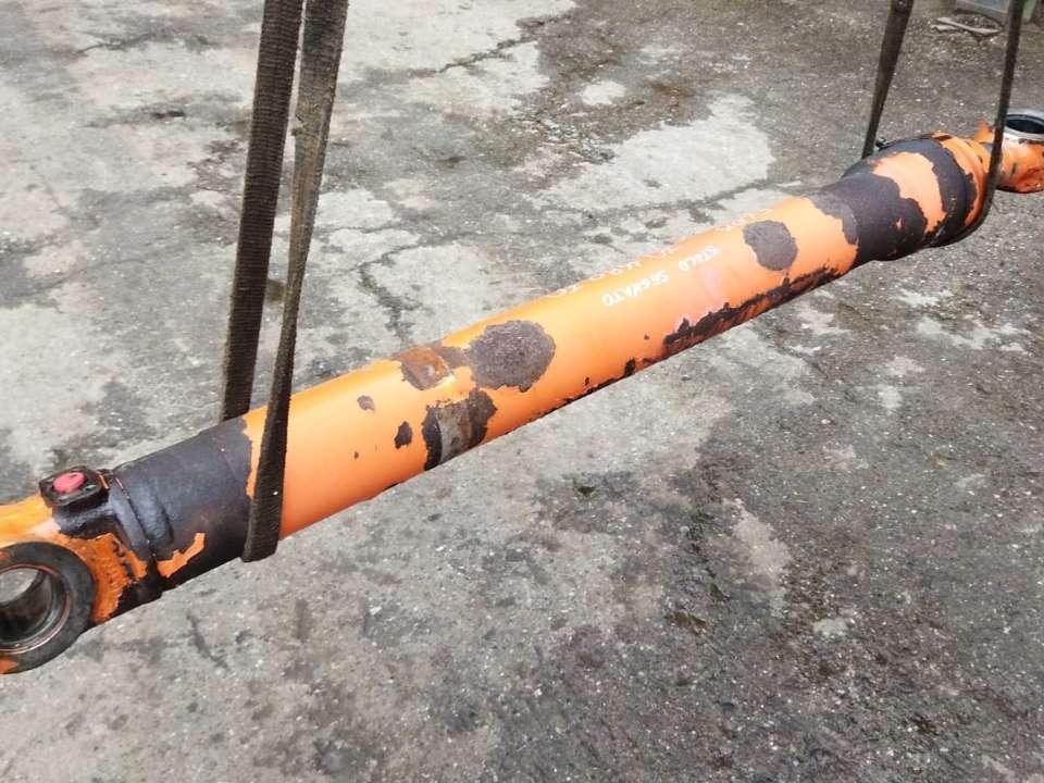 Arm cylinder (stick) for Fiat Hitachi Ex 135 Photo 4