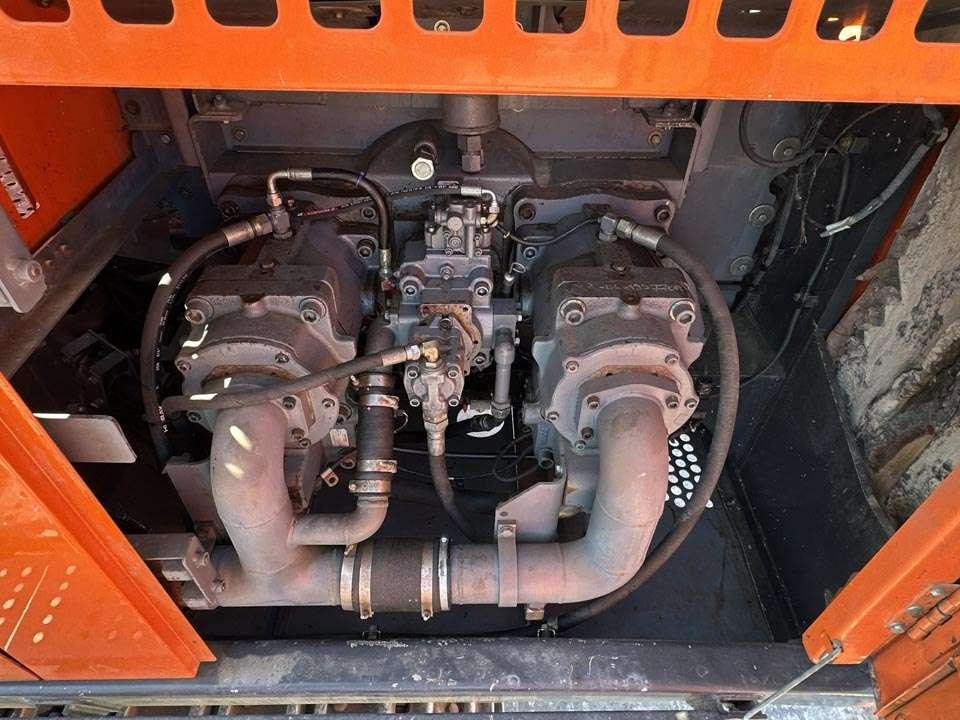 Hitachi ZX870LCR-5B Photo 9
