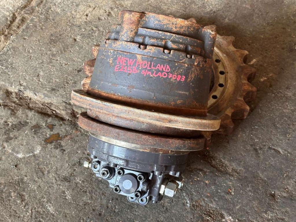 New Holland E215B Photo 11