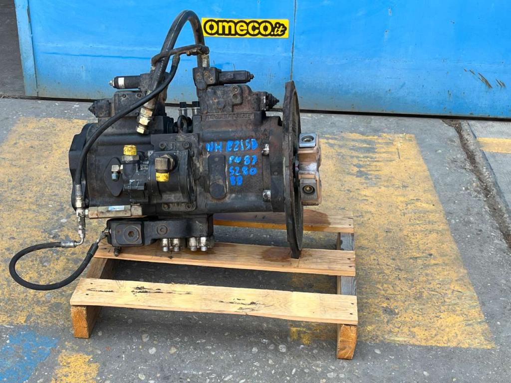 New Holland E215B Photo 22