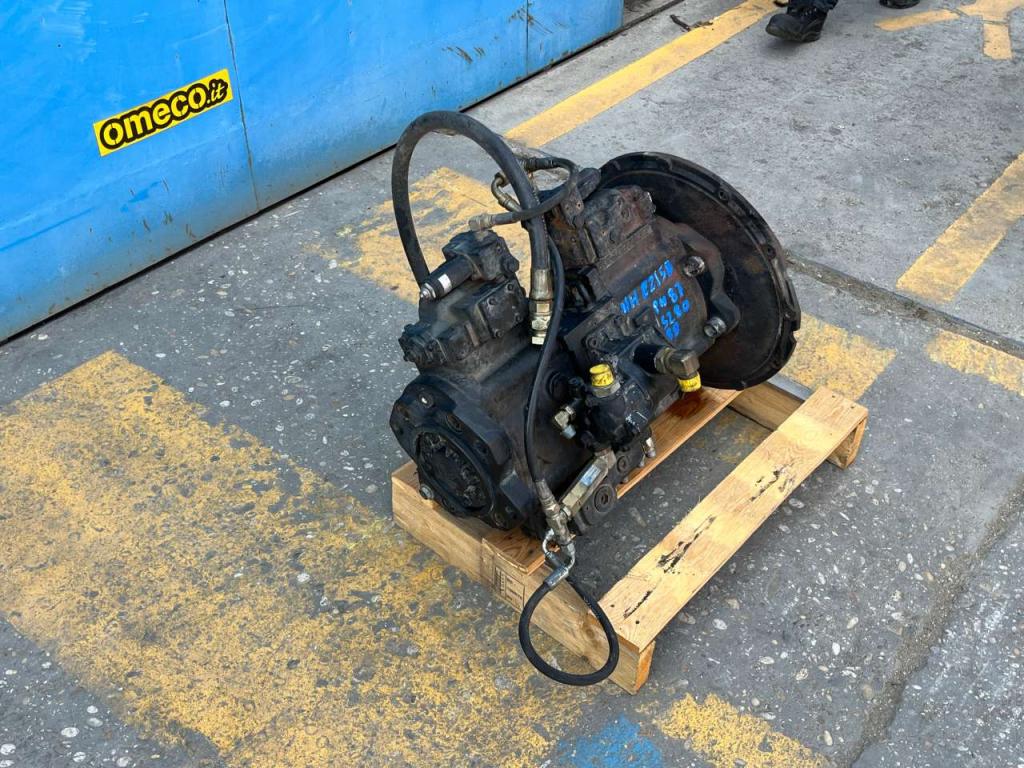 New Holland E215B Photo 24