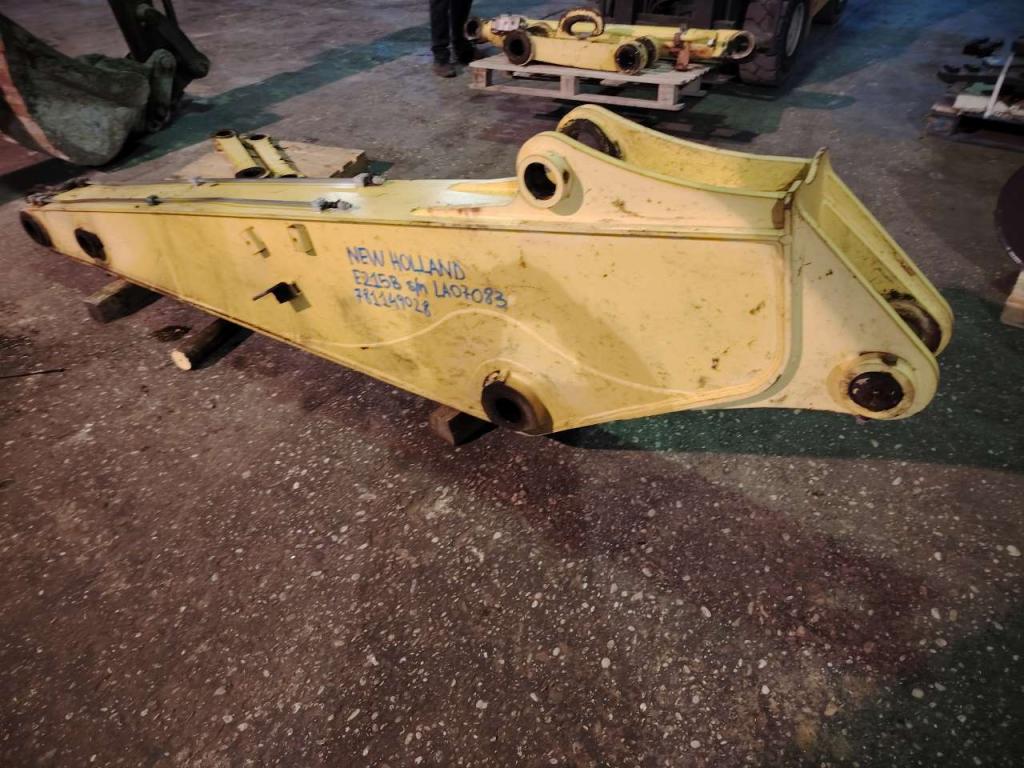 New Holland E215B Photo 29