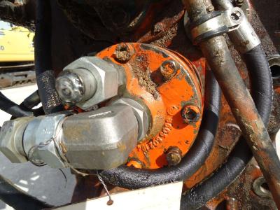 Power steering pump for Fiat Hitachi FR220 sold by OLM 90 Srl