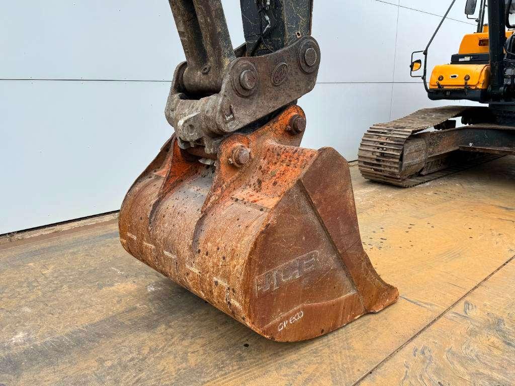 Hyundai HX380AL - Hammer Lines / Quick Coupler Photo 18