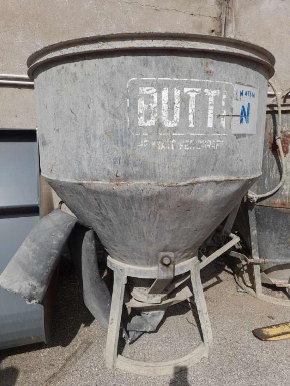 BUTTI Concrete bucket Photo 1