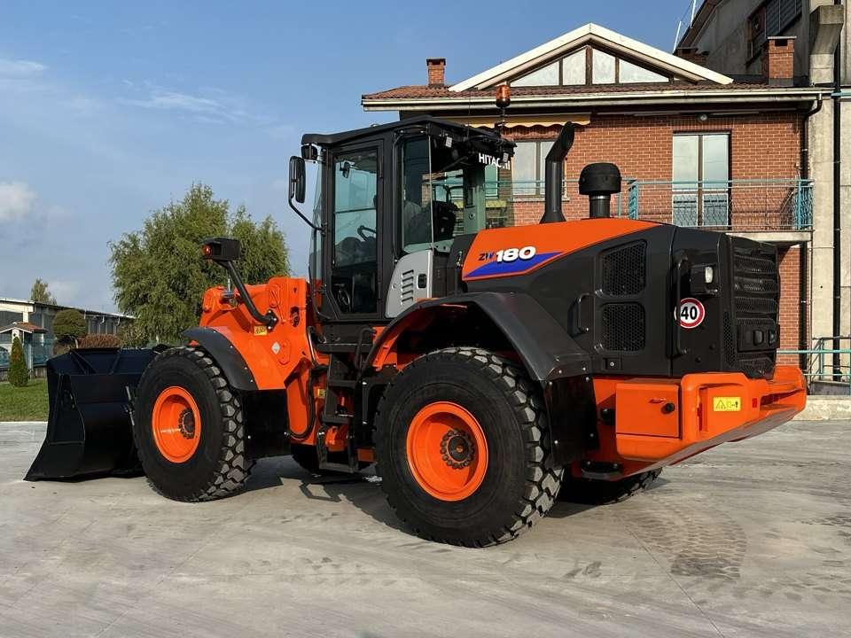 Hitachi ZW180-5B Photo 3