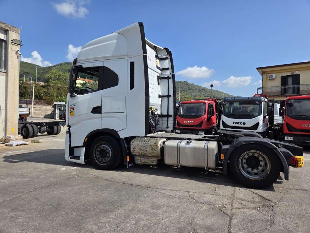 Iveco S-WAY S490 Photo 13