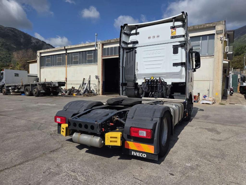 Iveco S-WAY S490 Photo 26