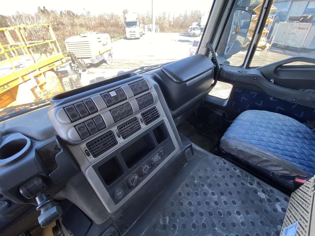 Iveco 310 EEV Photo 8