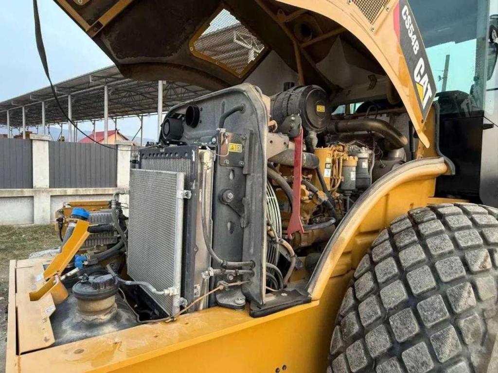 Caterpillar CS54B Photo 8