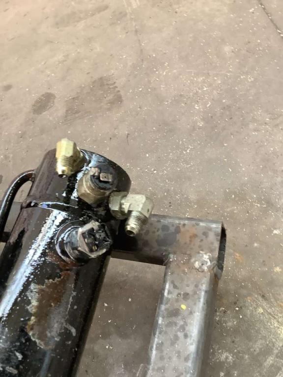 Stabilizer piston for Haulotte H15 SDX Pinguely Photo 4