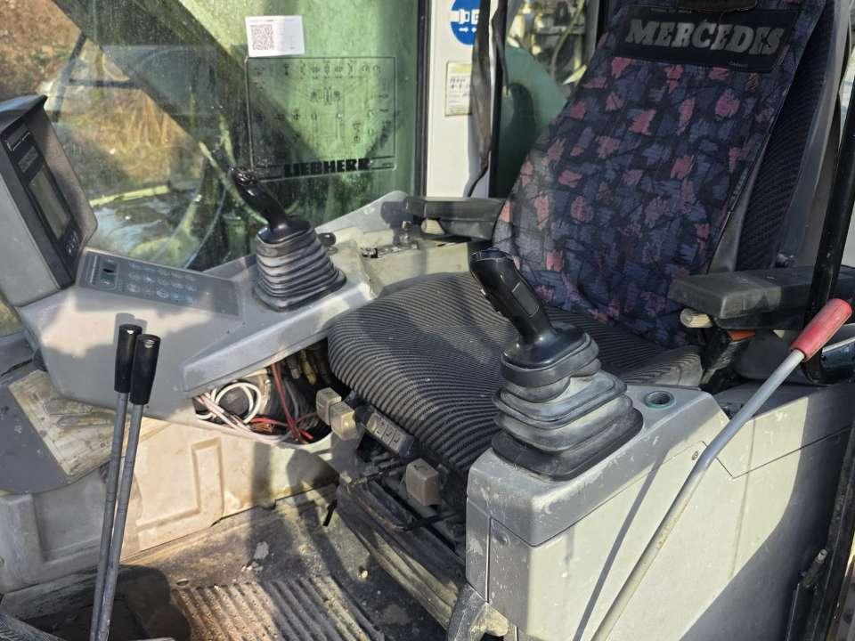 Liebherr R954B HD Photo 20
