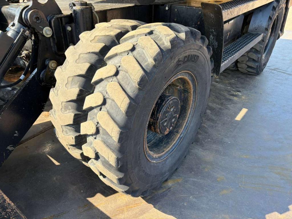 Caterpillar M313D VA - Outriggers + Blade Photo 19