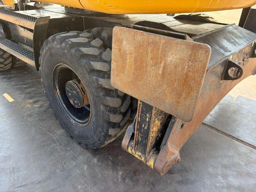 Caterpillar M313D VA - Outriggers + Blade Photo 23