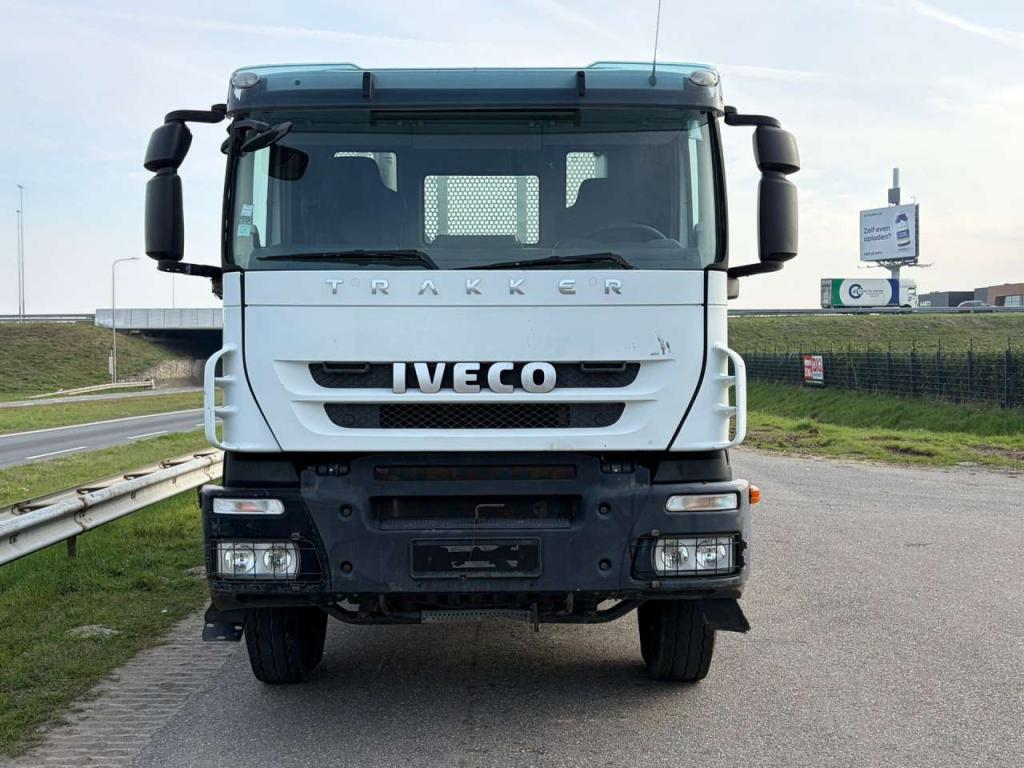 Iveco 330 6x4 Photo 10