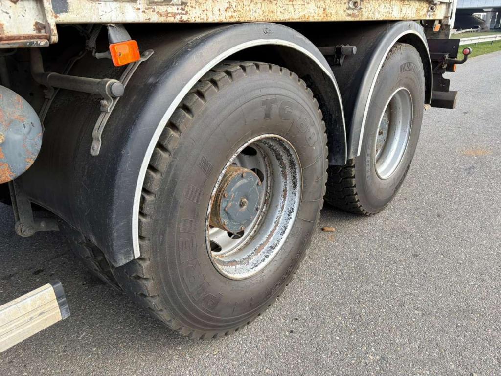 Iveco 330 6x4 Photo 12