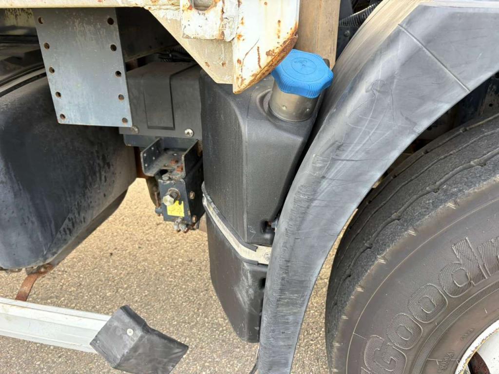 Iveco 330 6x4 Photo 26
