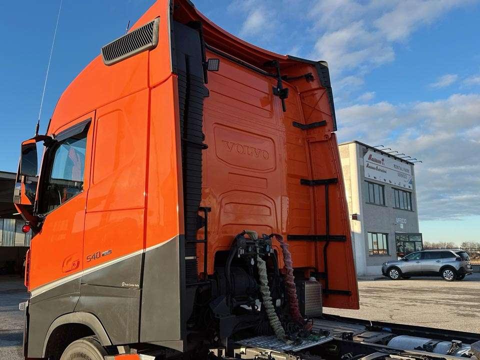Volvo FH 540 42T 4x2 Photo 21